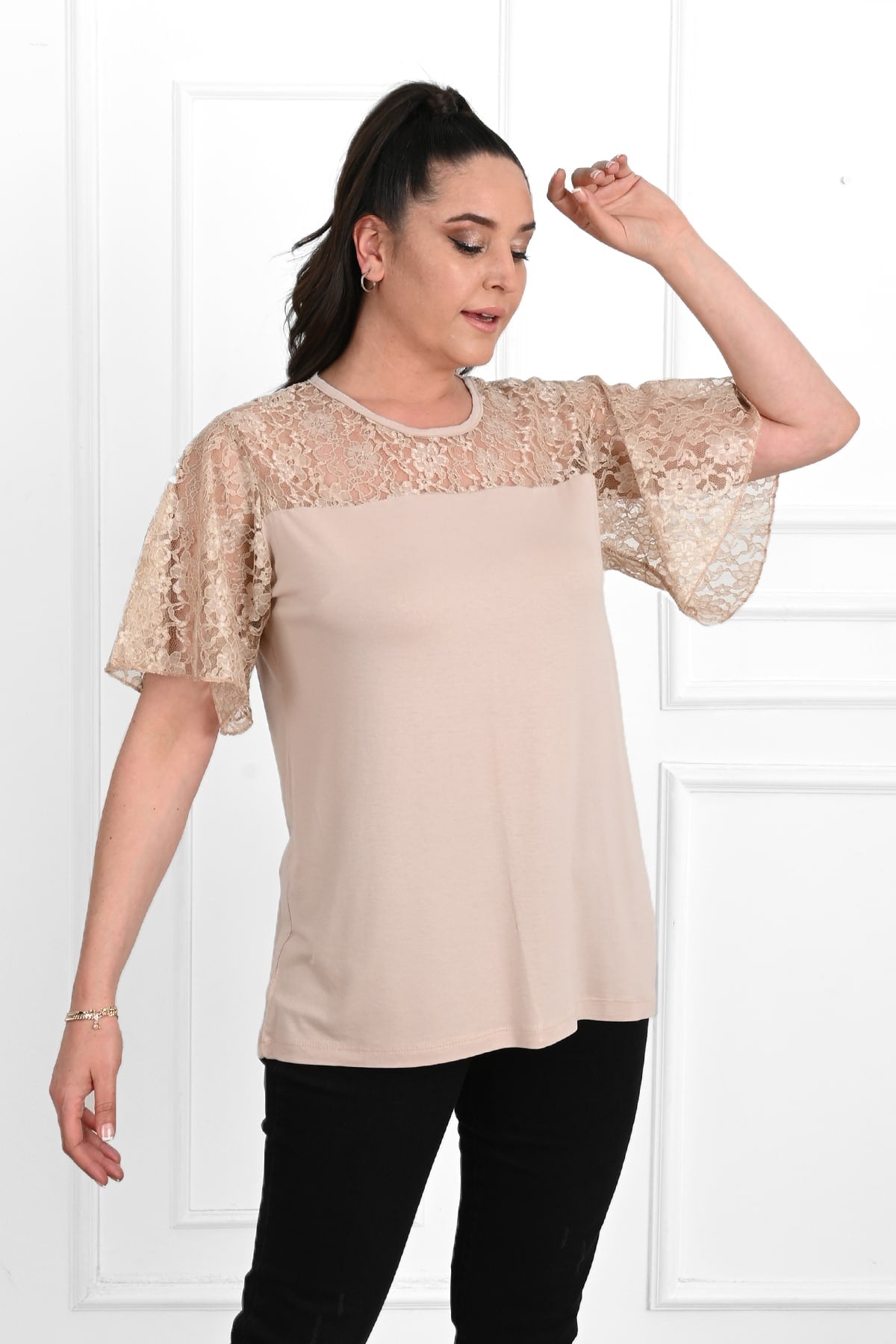 Tricou dama marimi mari cu dantela