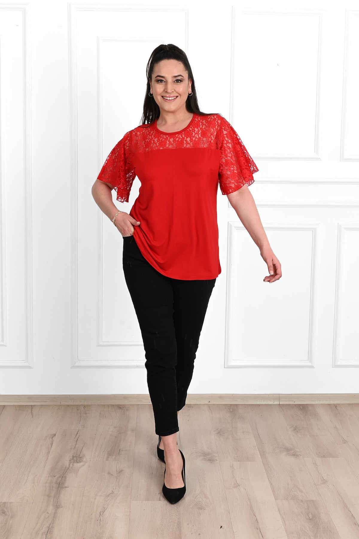 Tricou dama marimi mari cu dantela