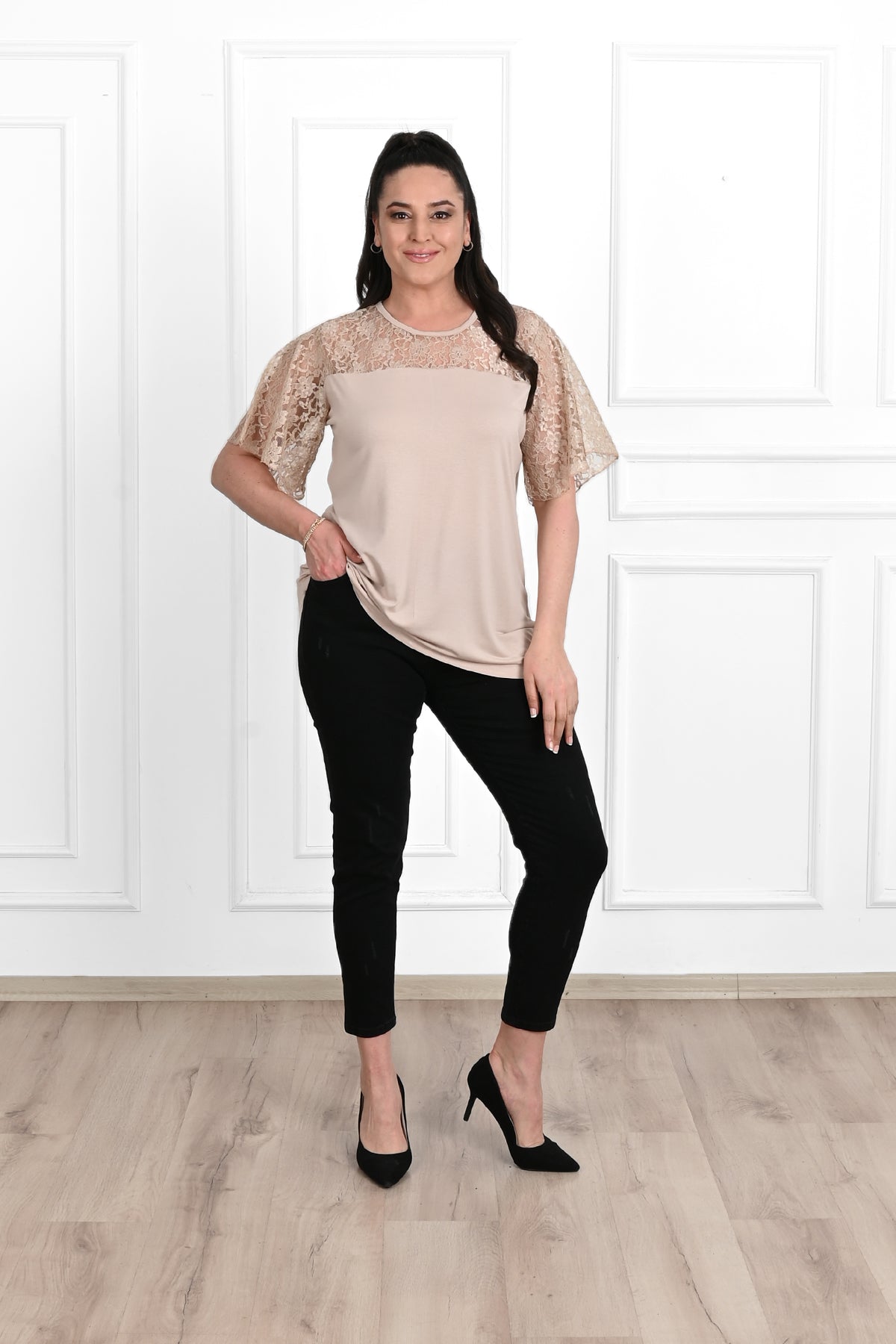 Tricou dama marimi mari cu dantela