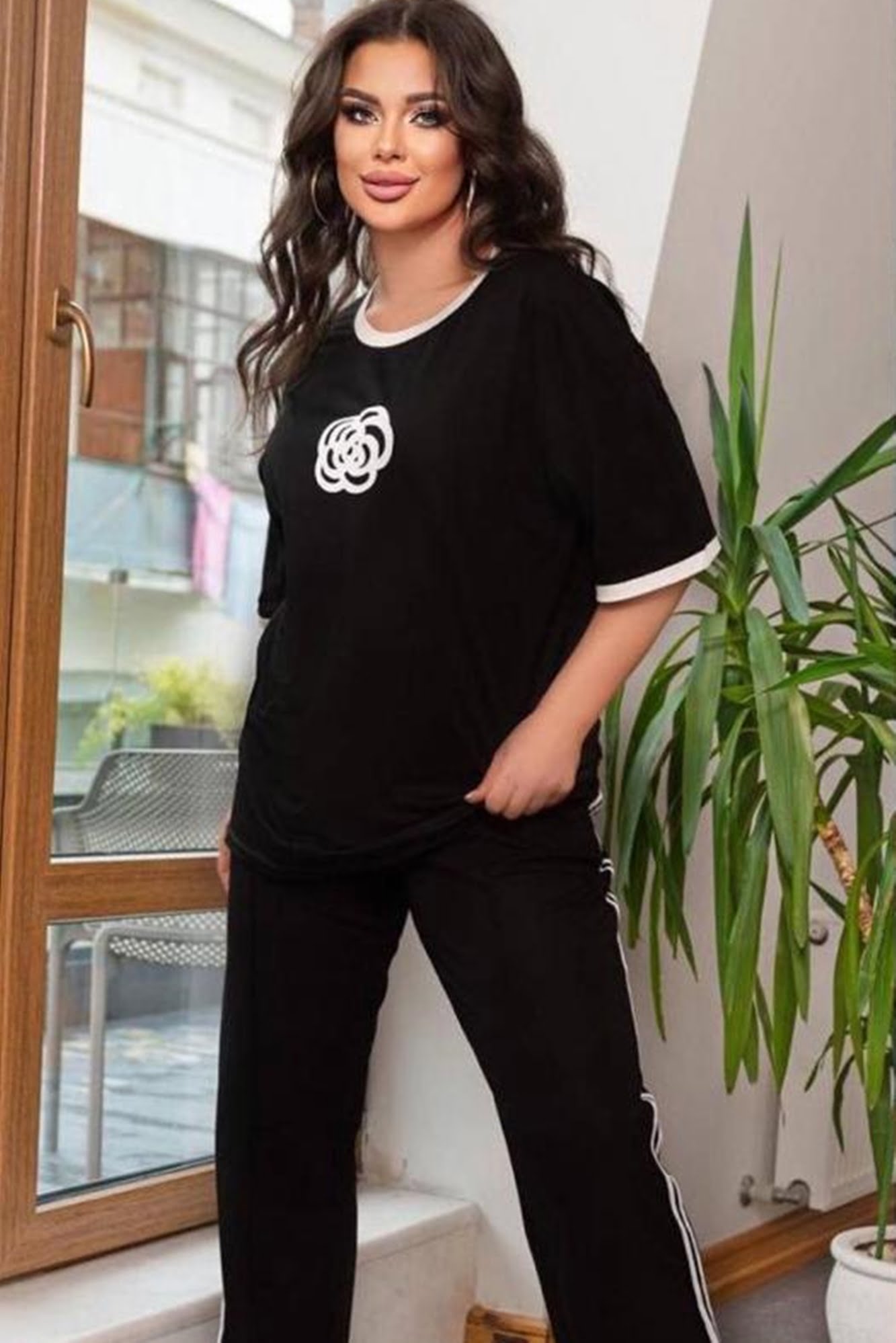 Damski dres w dużych rozmiarach w kwiaty