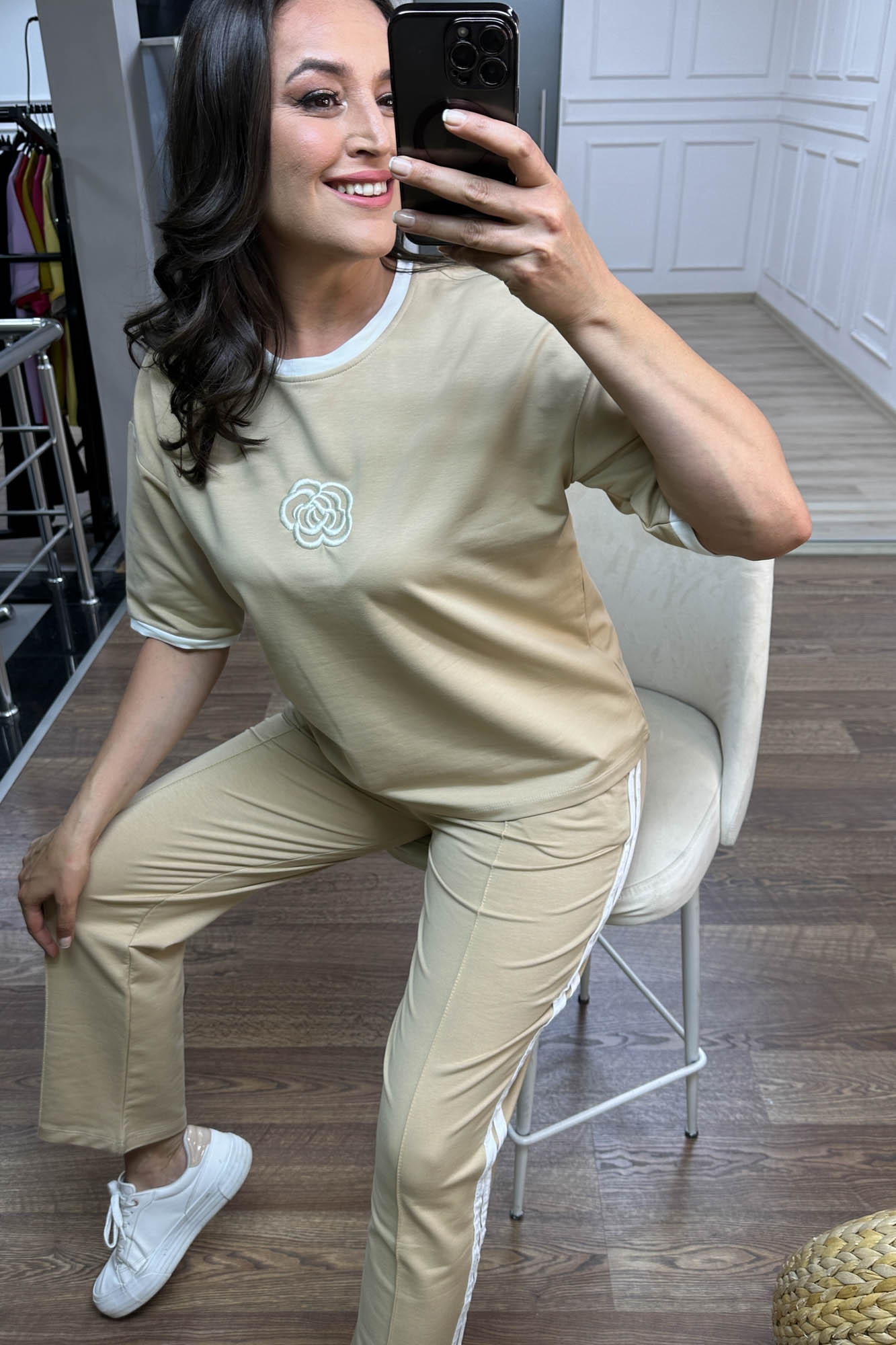 Damski dres w dużych rozmiarach w kwiaty