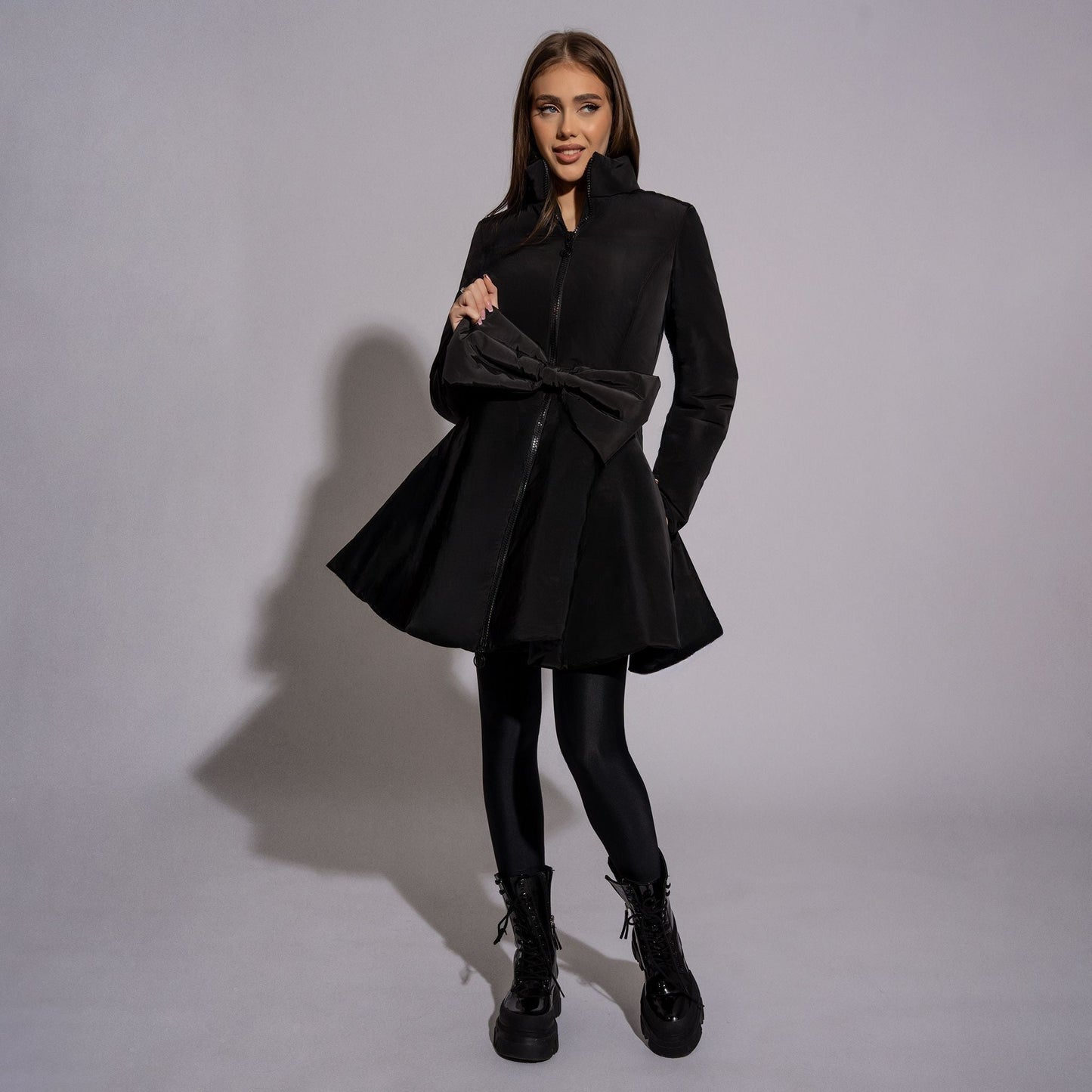 Geaca groasa de iarna neagra clos, din fas, cu funda in talie