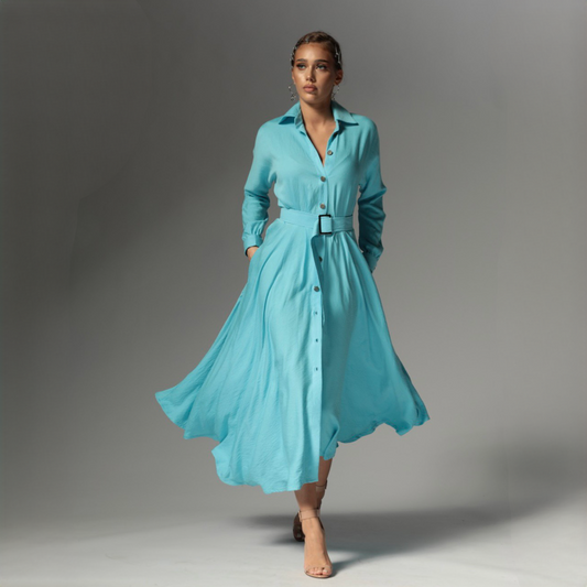 Ingrid hellblaues Leinenhemdkleid mit Metallknöpfen