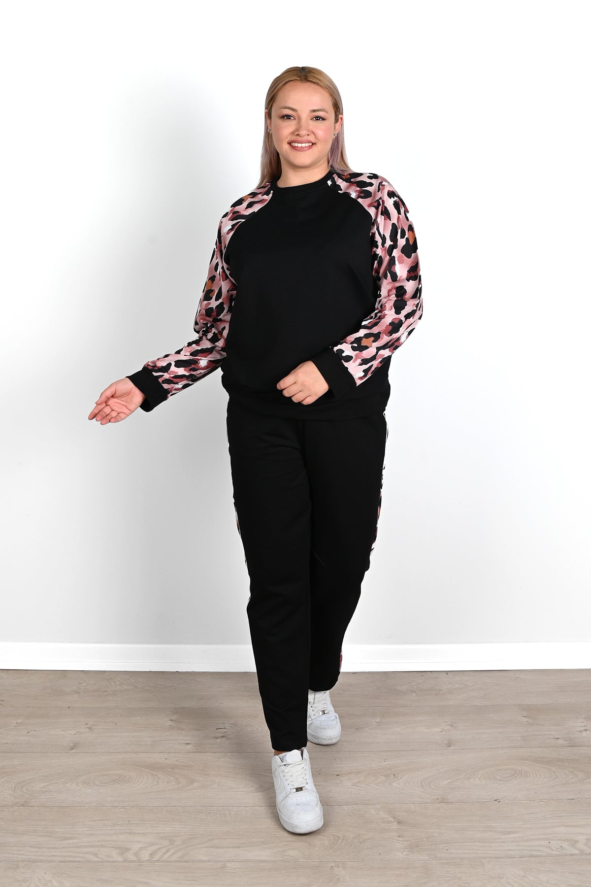 Trening dama marimi mari cu imprimeu animal print