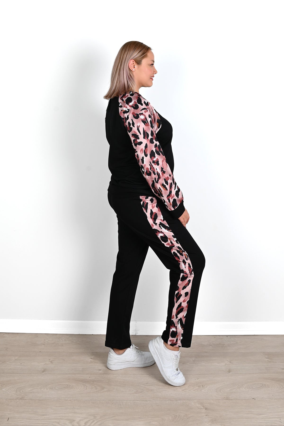 Trening dama marimi mari cu imprimeu animal print