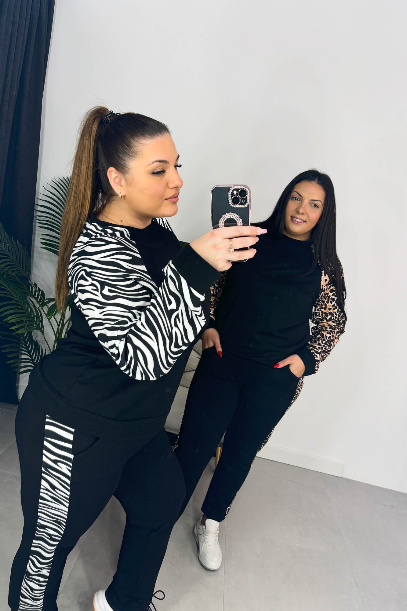 Trening dama marimi mari cu imprimeu animal print