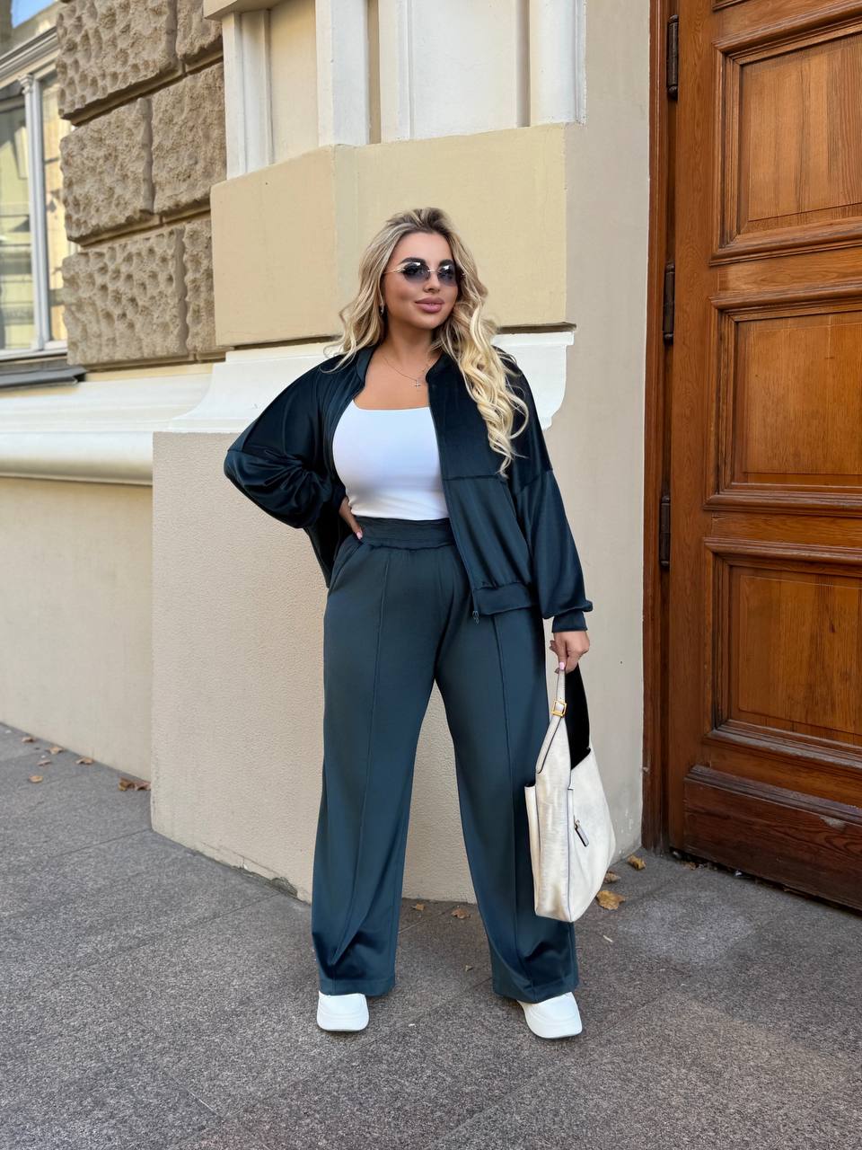 Trening dama marimi mari catifea