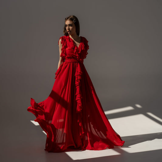 Langes rotes Schleierkleid
