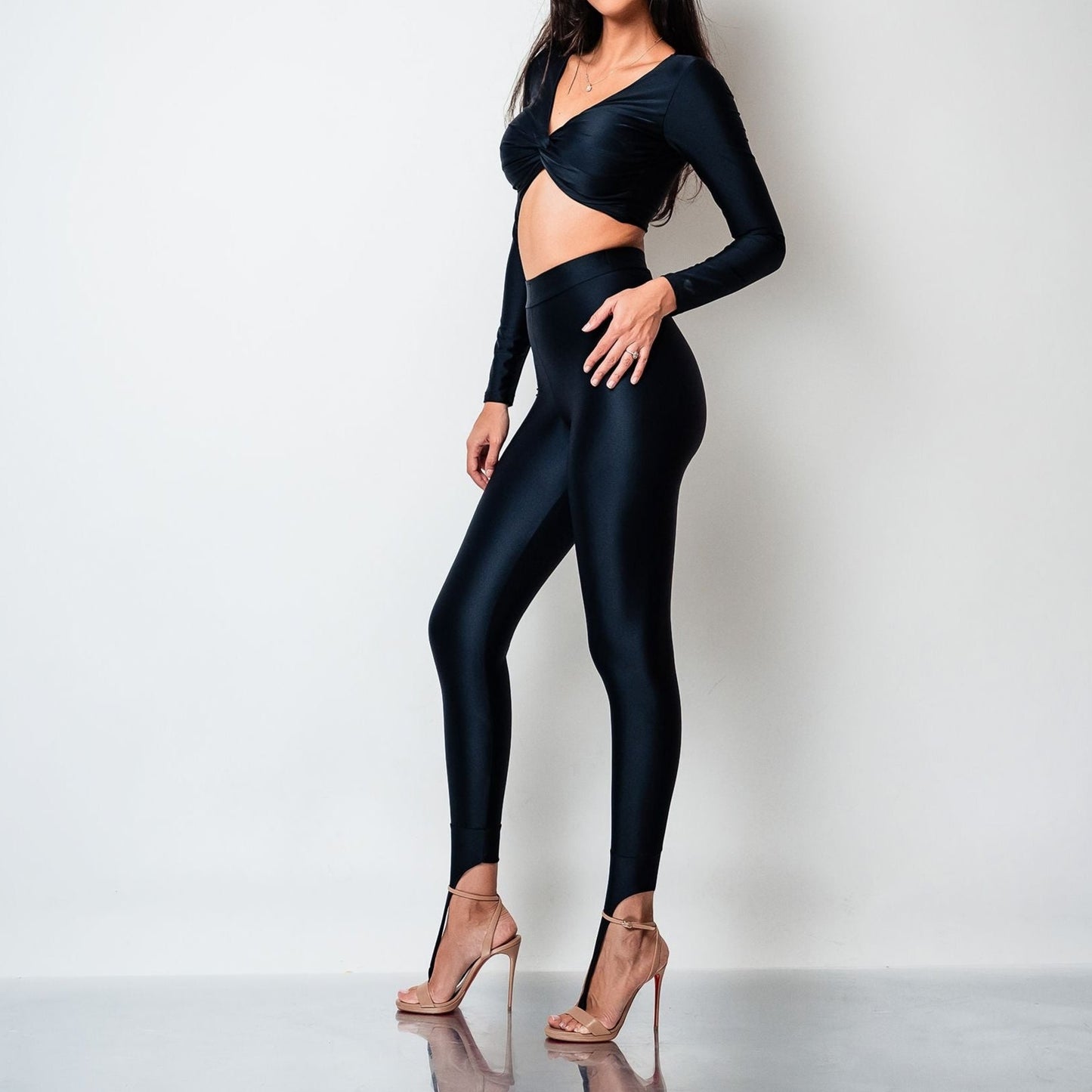 Bustiera modelatoare cu maneca lunga si nod Delulu