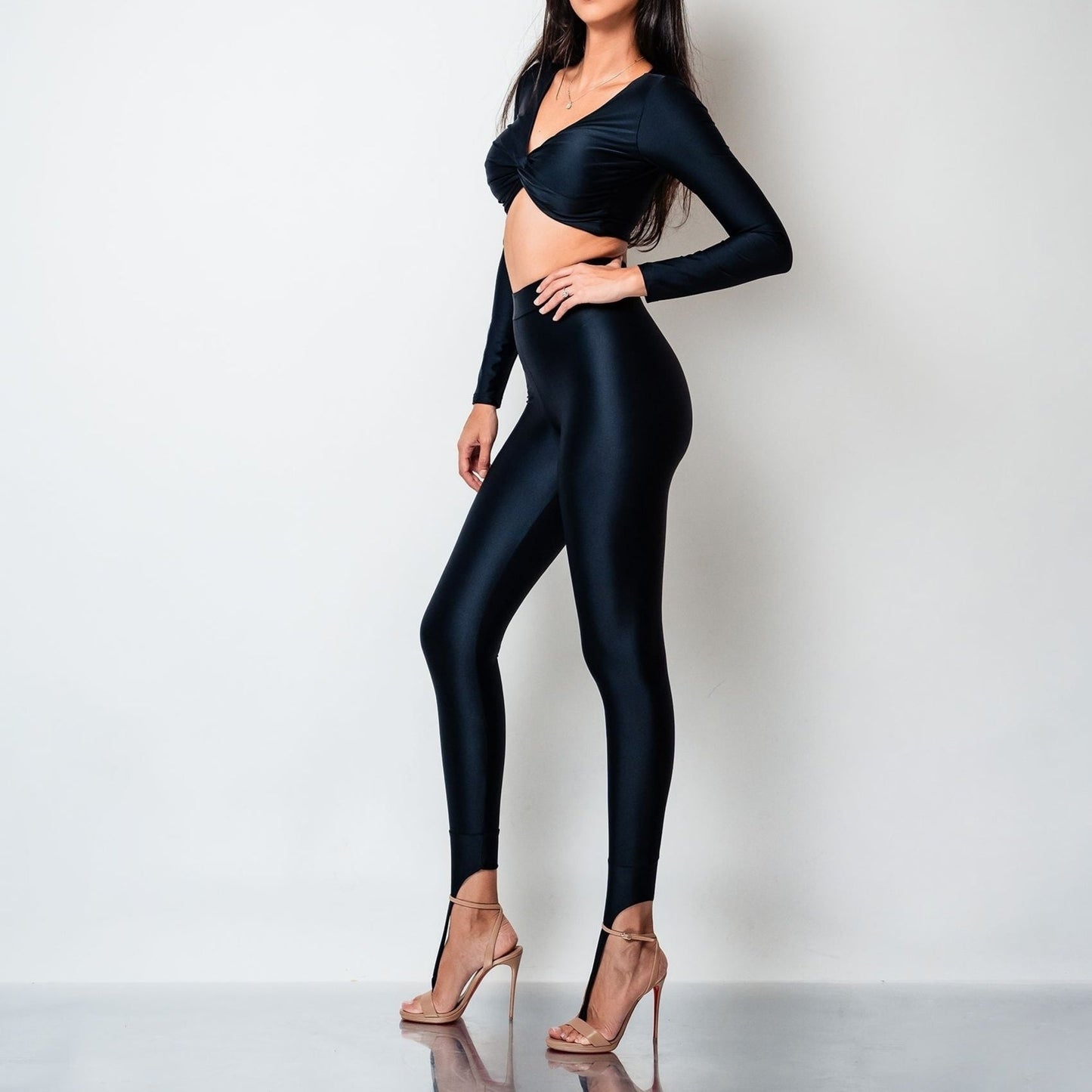 Bustiera modelatoare cu maneca lunga si nod Delulu