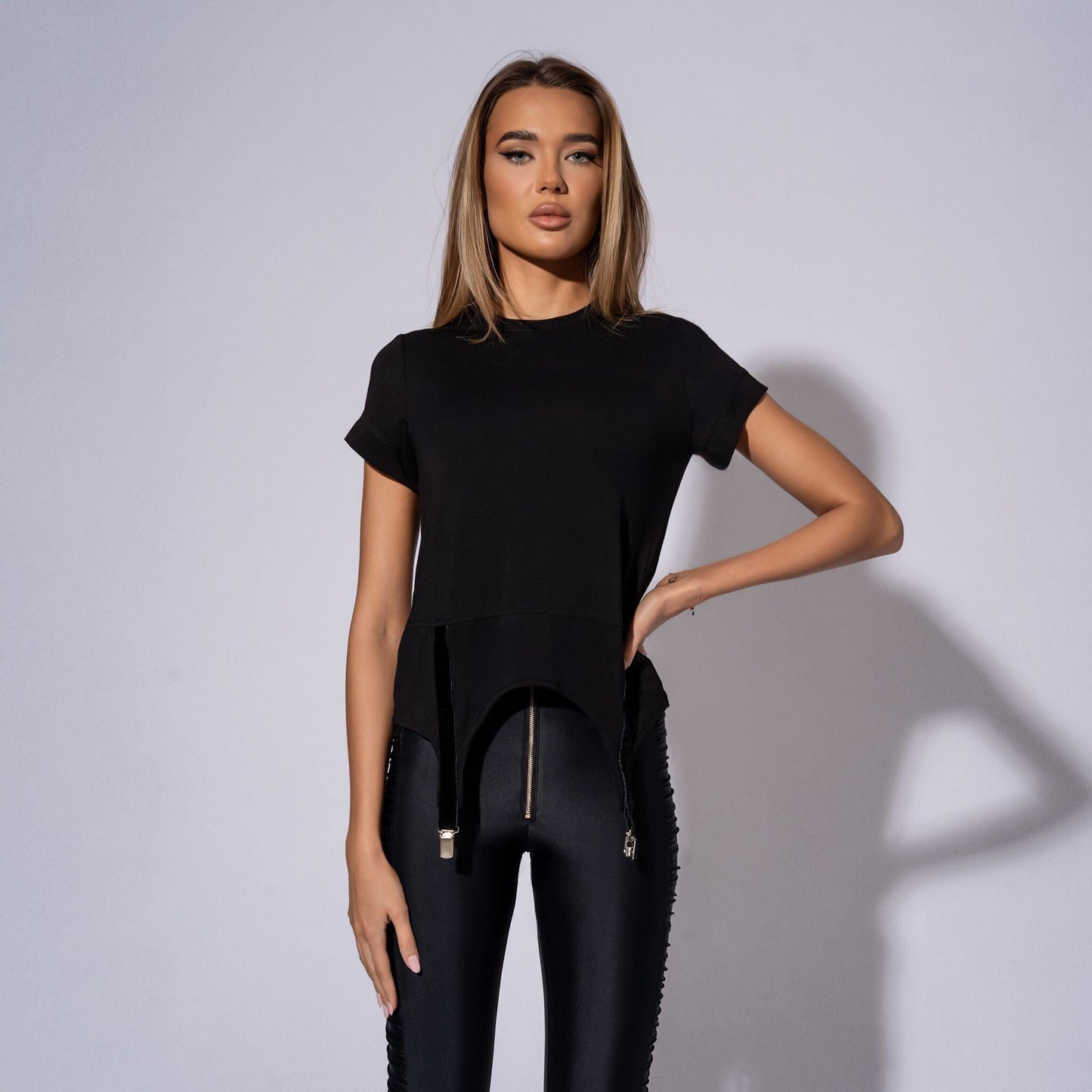 Tricou dama negru cu portjartiere