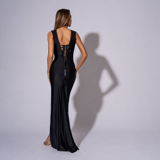 Langes Kleid mit Lycra-Schleppe und offenem Rücken mit Kordelzug – ein echter Hingucker!