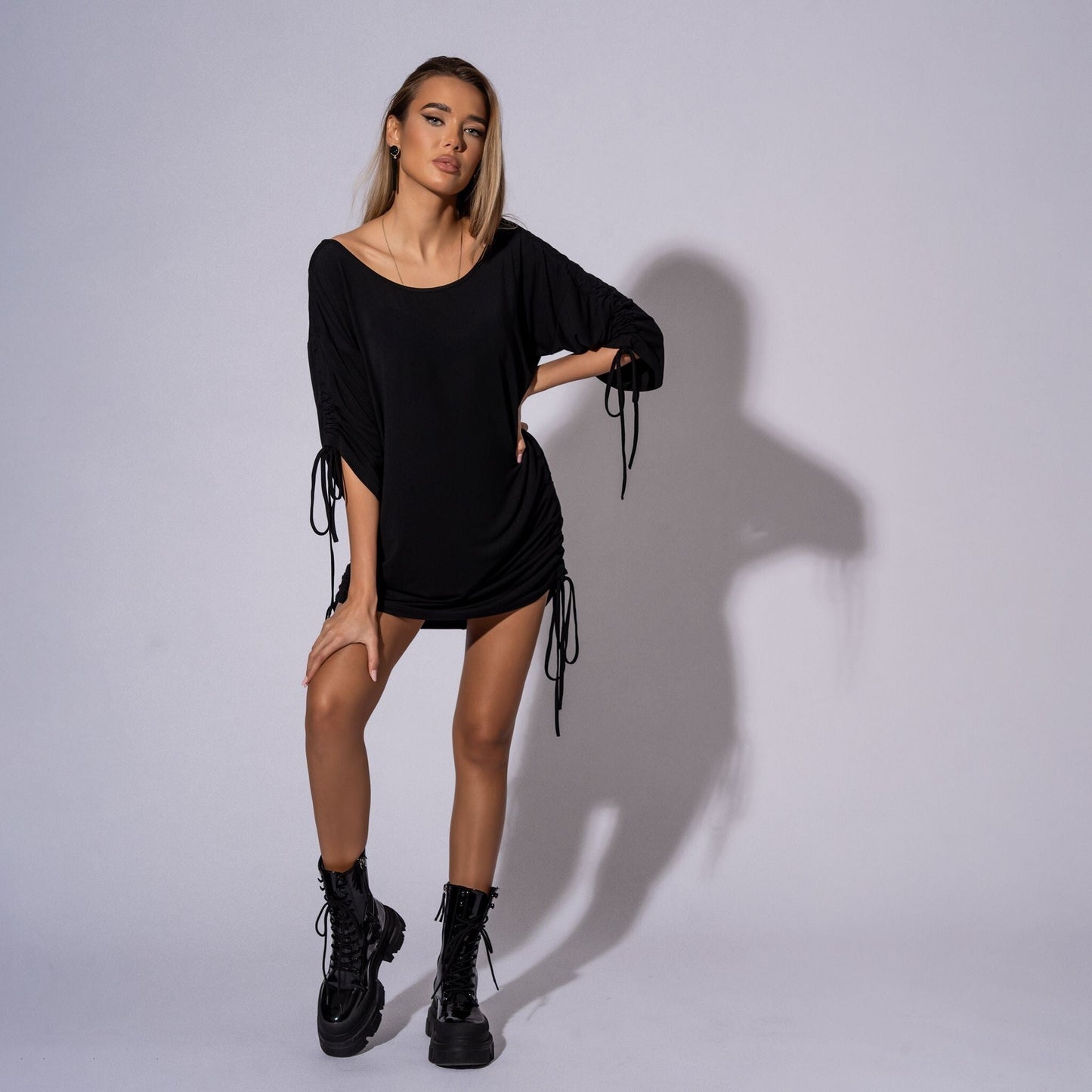 Rochie tricou cu snururi si drapaje