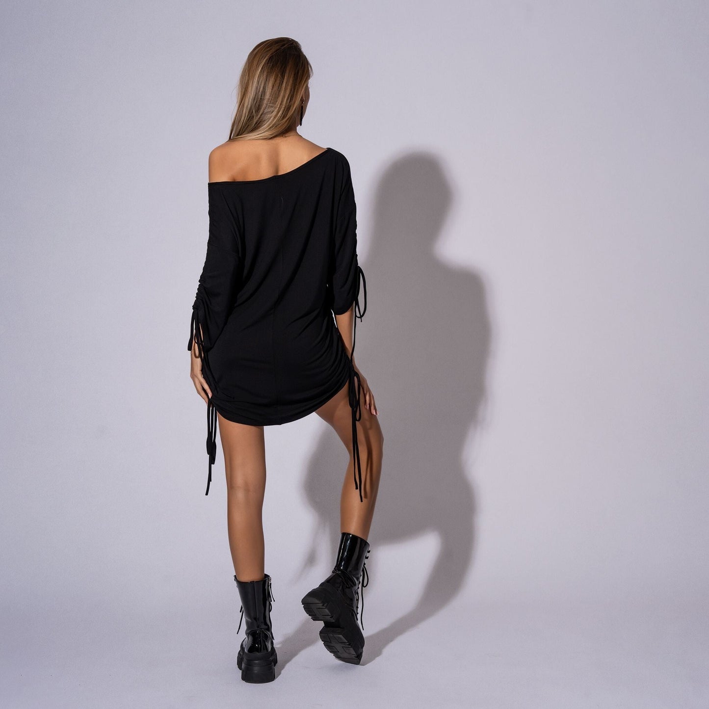 Rochie tricou cu snururi si drapaje