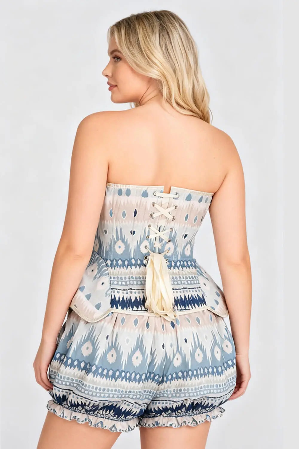 Shawnna Korsett und Shorts mit Bohemian-Ikat-Muster
