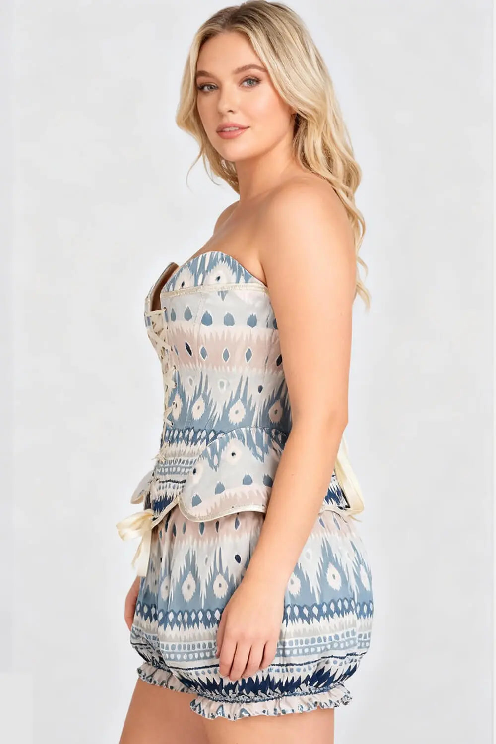 Shawnna Korsett und Shorts mit Bohemian-Ikat-Muster