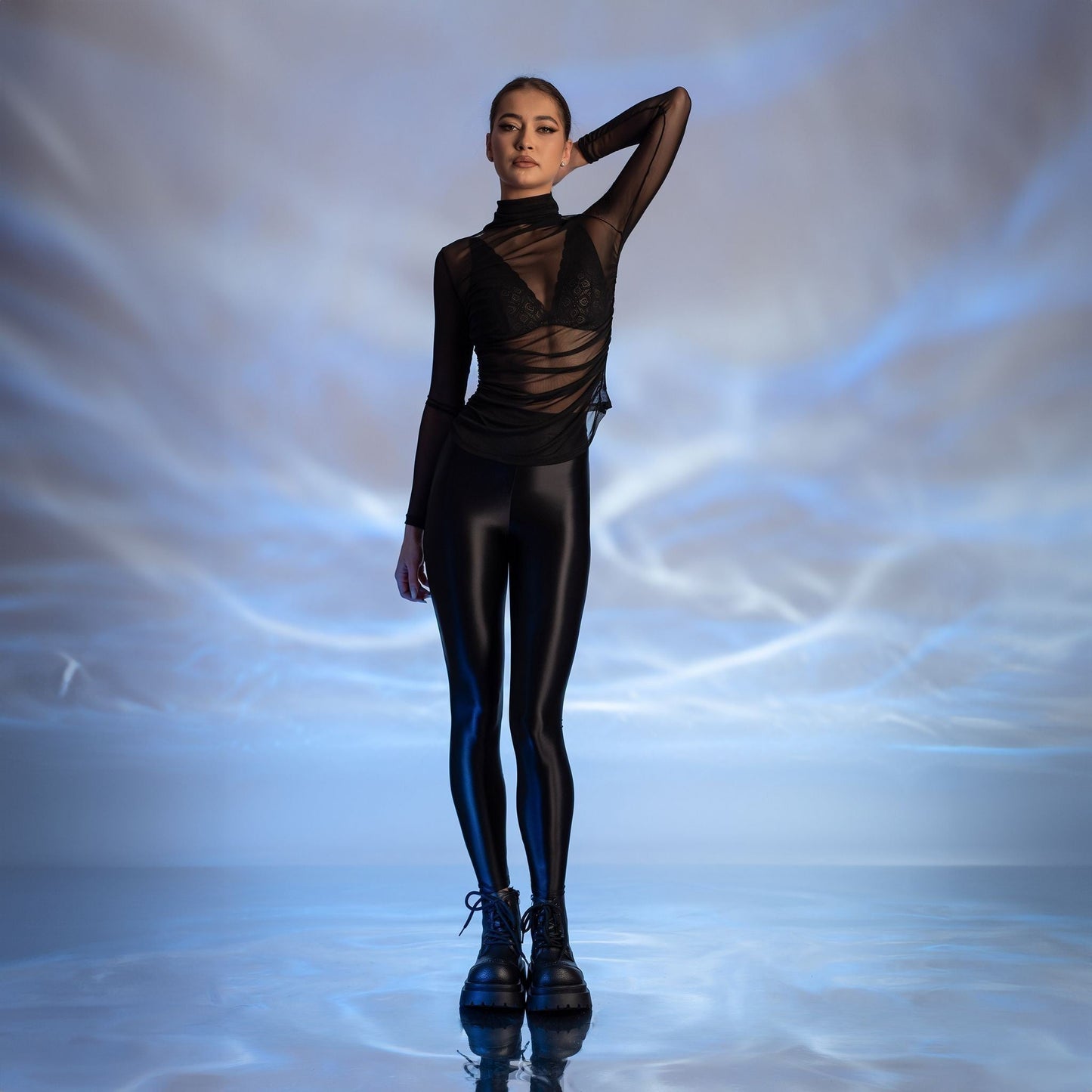 Transparenta din tulle elastic cu drapaje pe fata Helanca