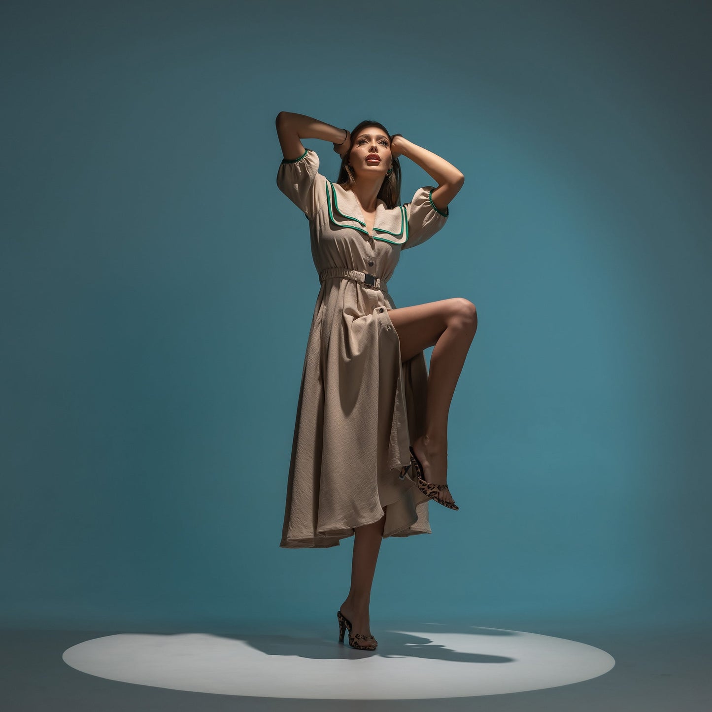 Rochie camasa din in crem si insertii din matase verde Gilly