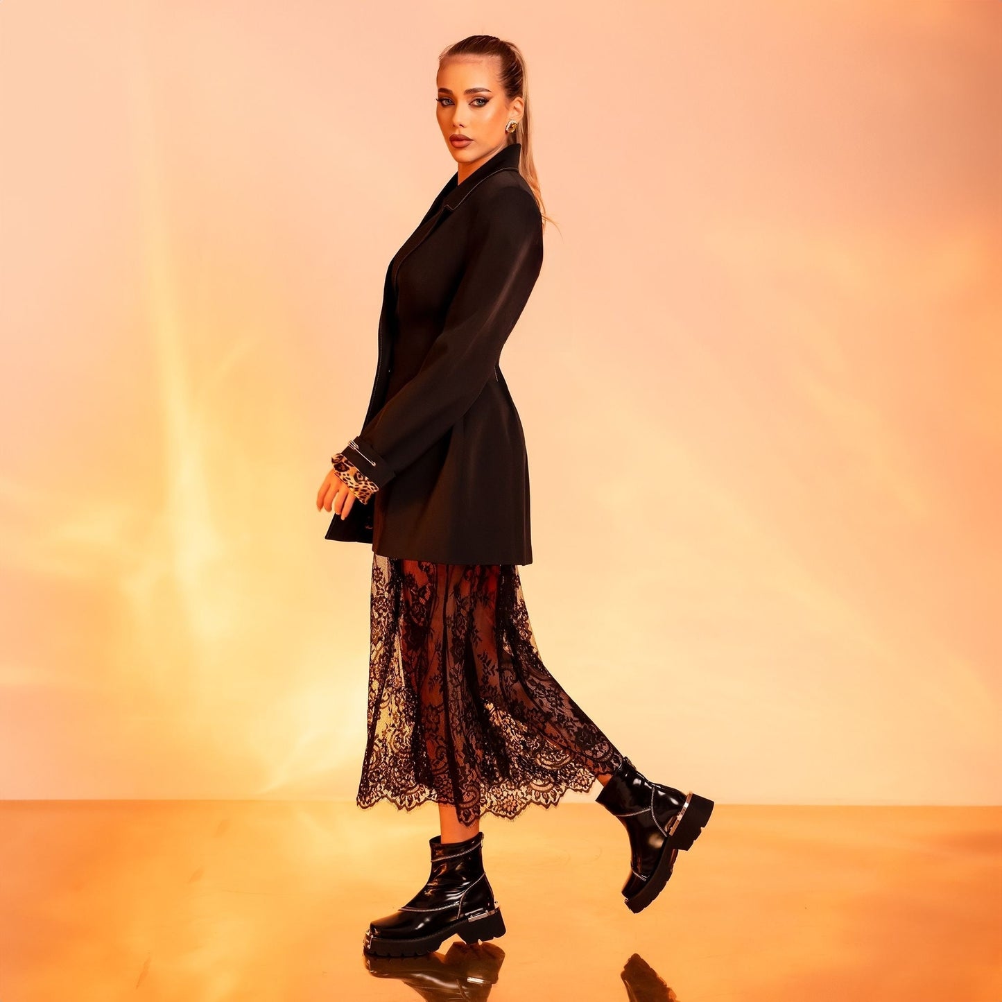 Sacou lung oversized cu fusta detasabila din dantela Rockstar Lace