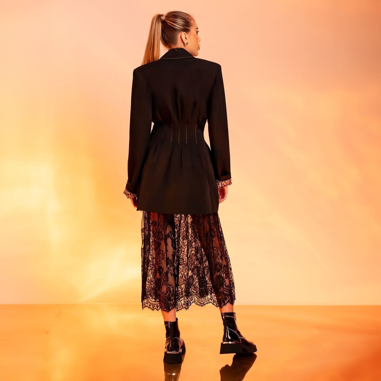 Sacou lung oversized cu fusta detasabila din dantela Rockstar Lace