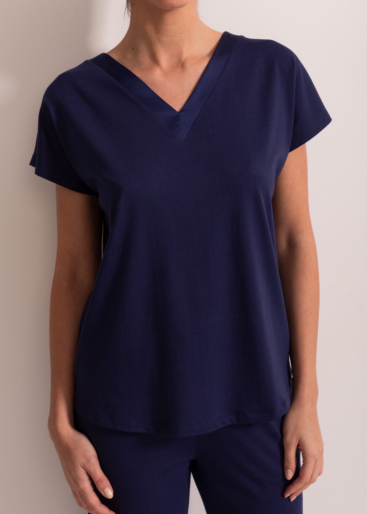 Bluză damă modal TENCEL™ – bluză cu mâneci scurte și decolteu în V elegant