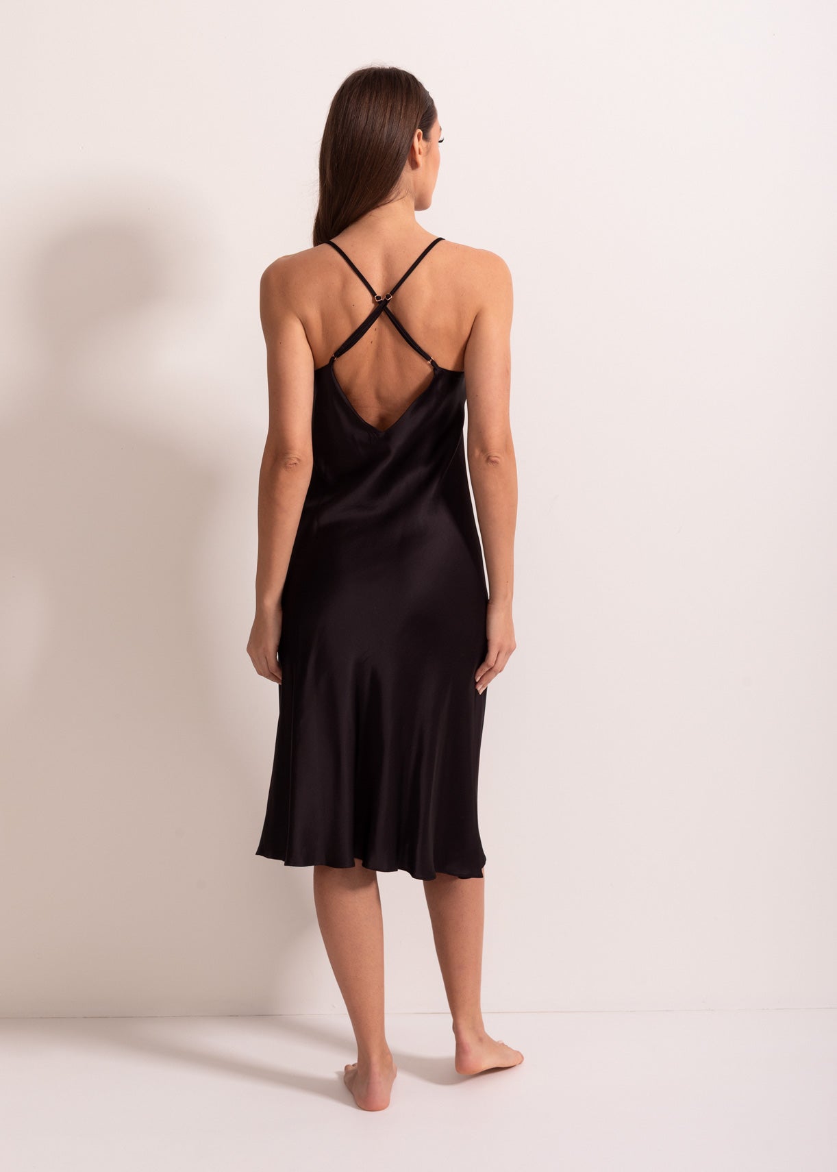 Cămașă de noapte damă satin viscoză – model elegant, fin și feminin