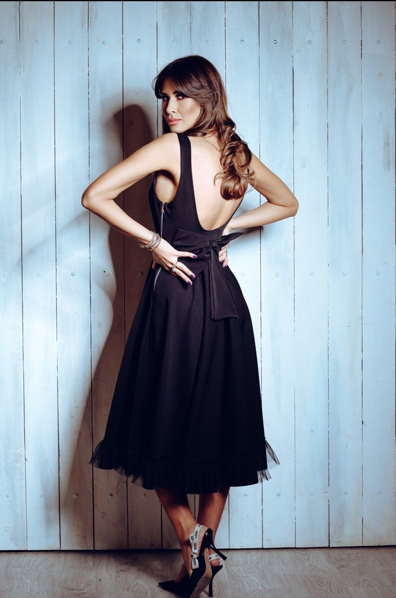 Rochie neagra cu spatele gol