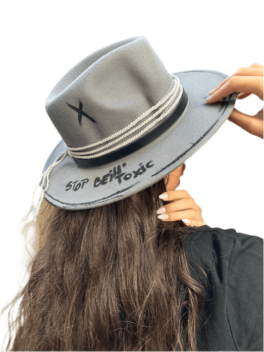 Stop Bein' Toxic Hut - Handgefertigte Premium-Qualität