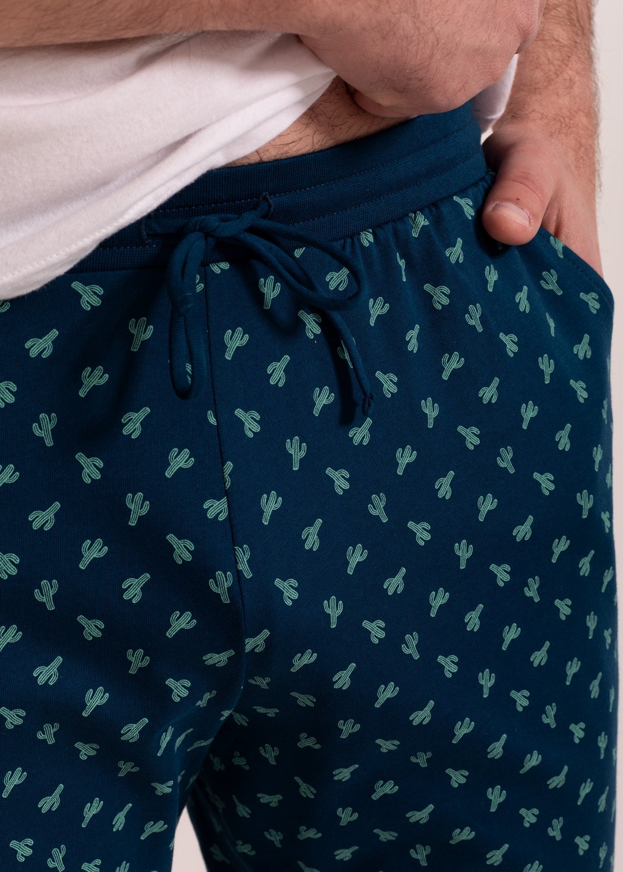 Pantaloni scurți bărbați – pantaloni comozi cu elastic și șnur în talie, cu buzunare laterale