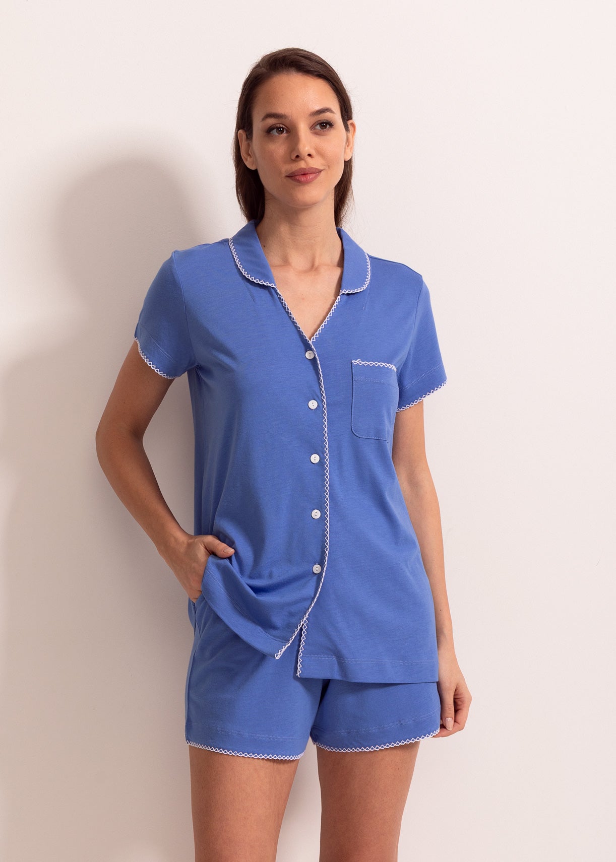 Pijama damă bambus Gigi – pijama confortabilă, antibacteriană, cu bluză și pantaloni scurți