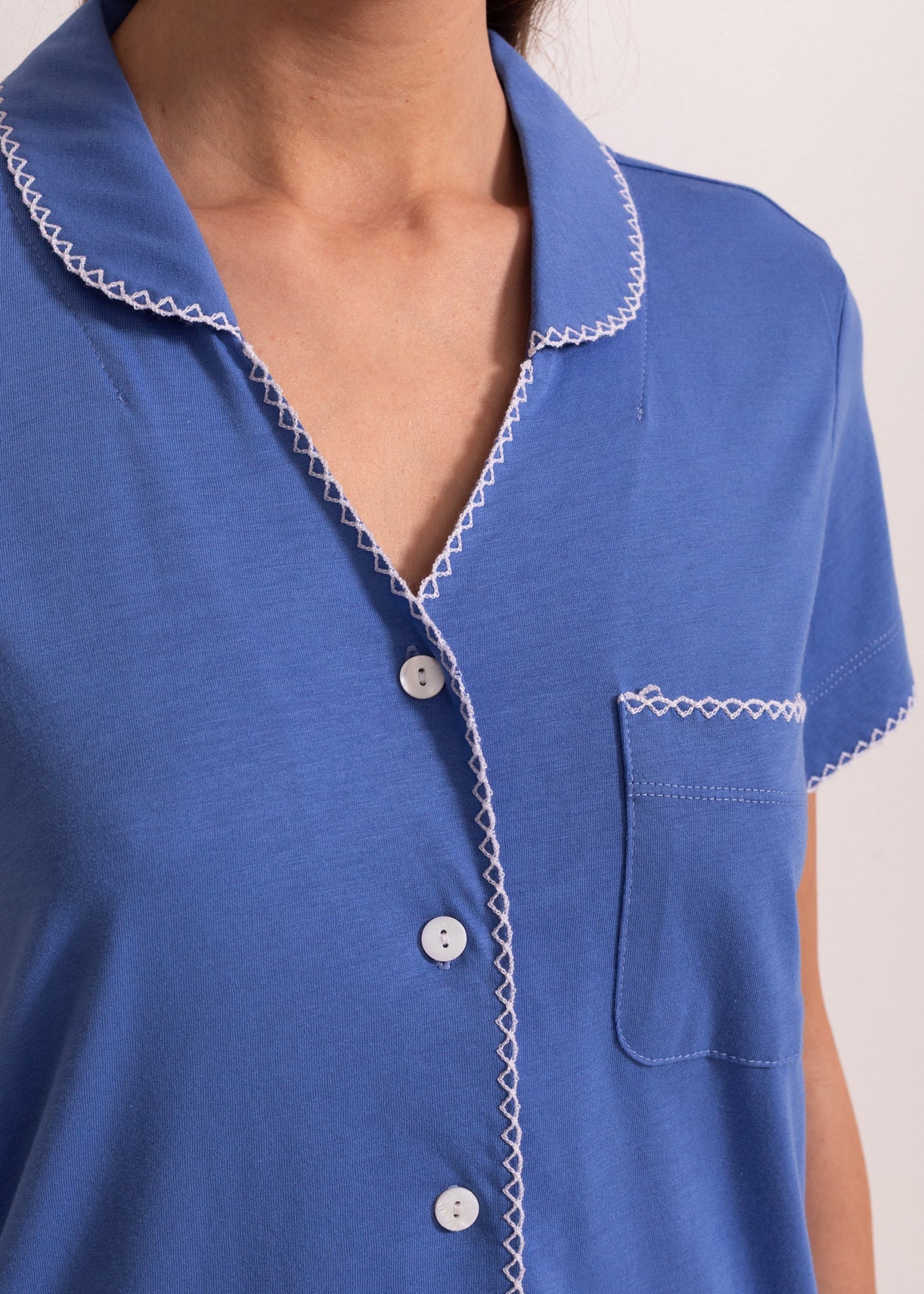 Pijama damă bambus Gigi – pijama confortabilă, antibacteriană, cu bluză și pantaloni scurți