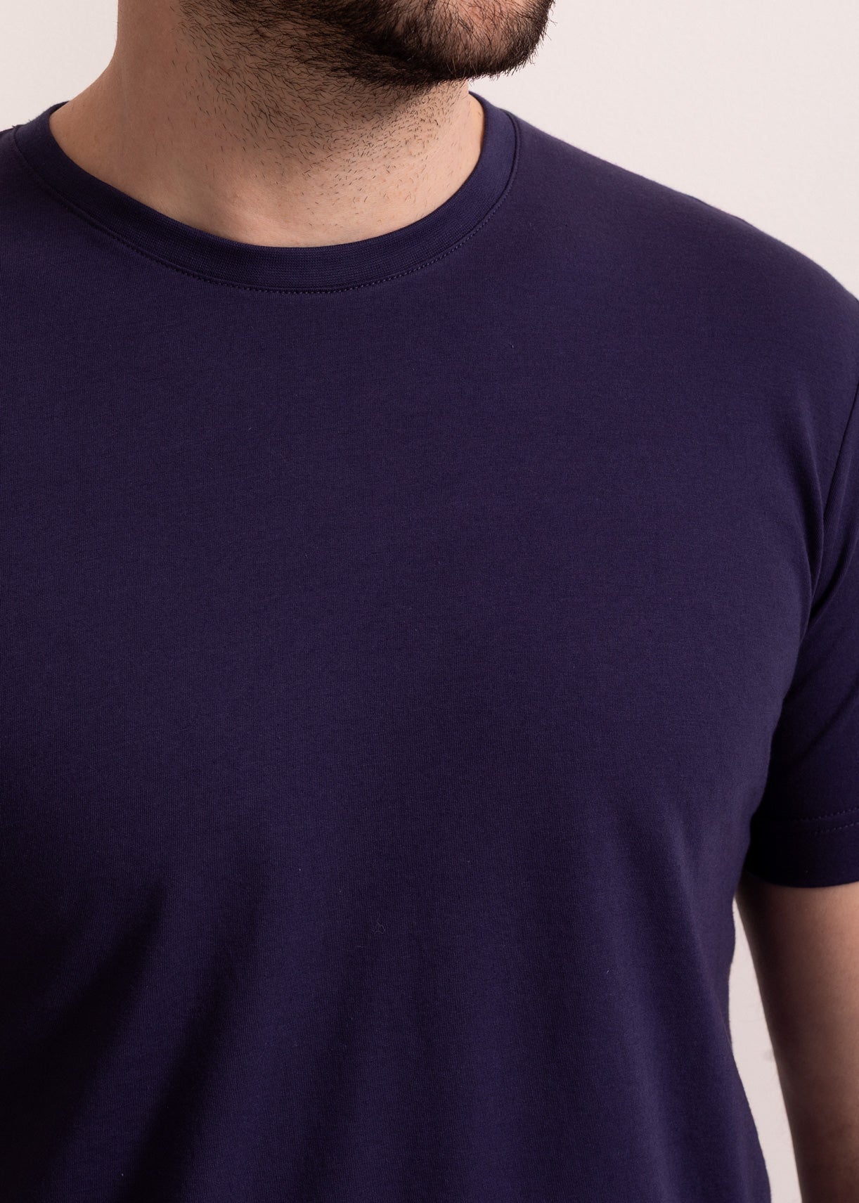 Tricou clasic bărbați din bumbac organic, pentru confort deplin.  tricou cu mâneci scurte rotund la baza gâtului